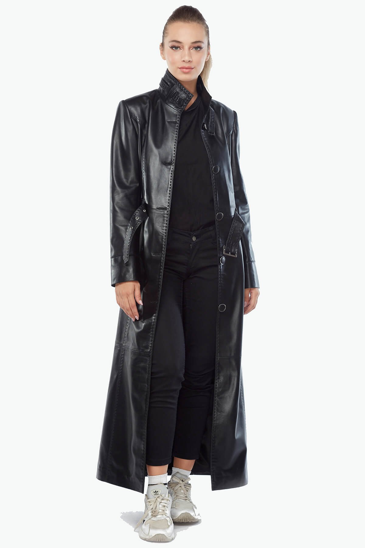 Женское пальто из натуральной кожи черного цвета