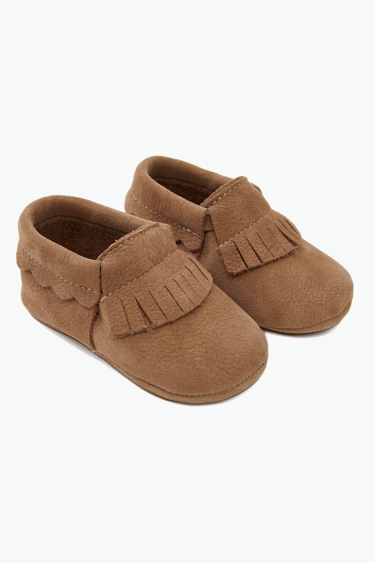 Эластичная детская обувь из натуральной кожи коричневого цвета