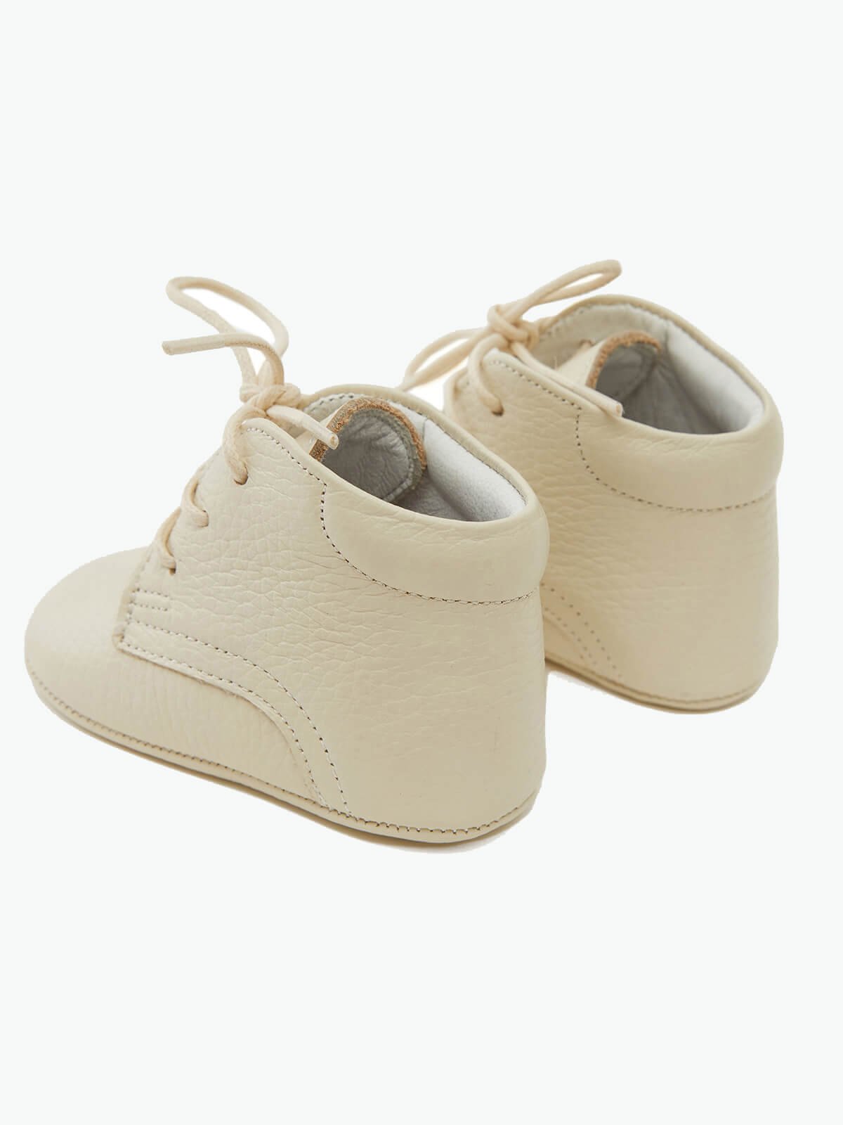 Детские ботинки на шнуровке из натуральной кожи кремового цвета