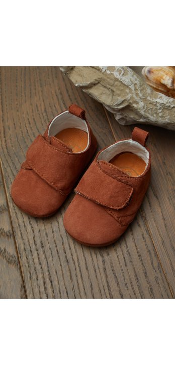Табачная детская обувь из натуральной кожи на липучках
